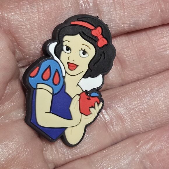 Disney Princess Snow White Croc Shoe Charm - Picture 1 of 9